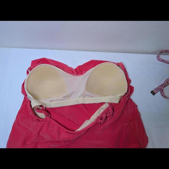 EUC Hot Pink Vanishing Act Ruffled Pink Swim Tankini Top Women's Size 14 - Picture 3 of 7